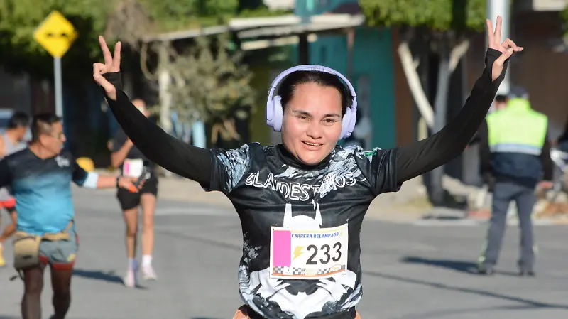 El ánimo previo a cruzar la meta. 